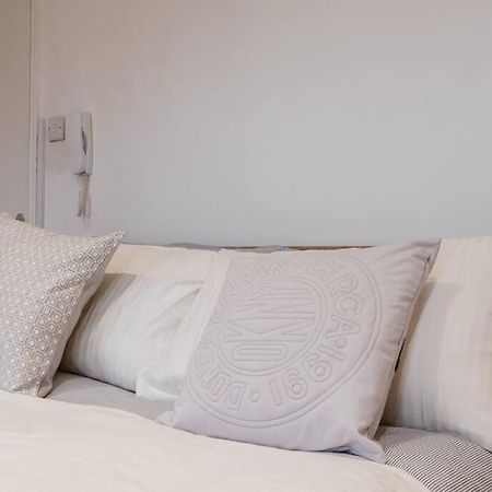 Your Lovely Studio Flat- West3 London Exteriör bild